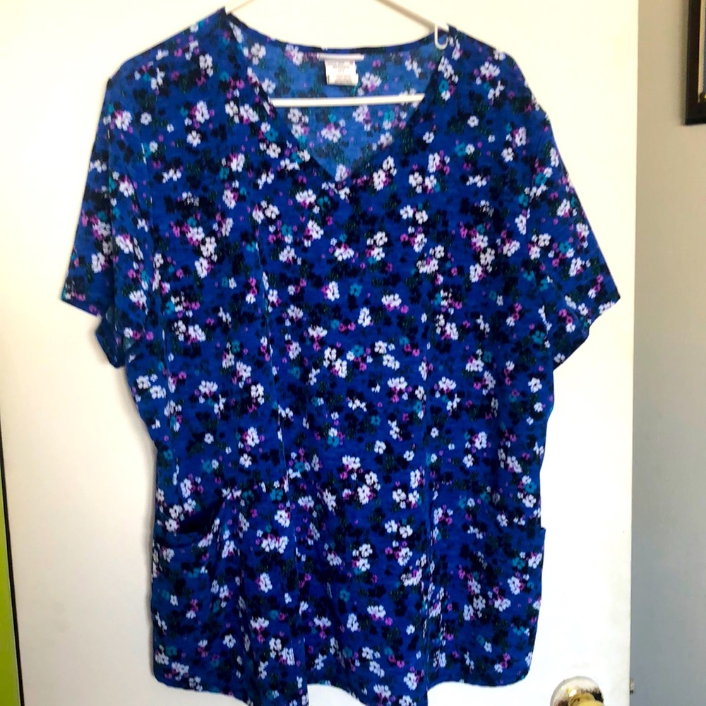 Scrub top